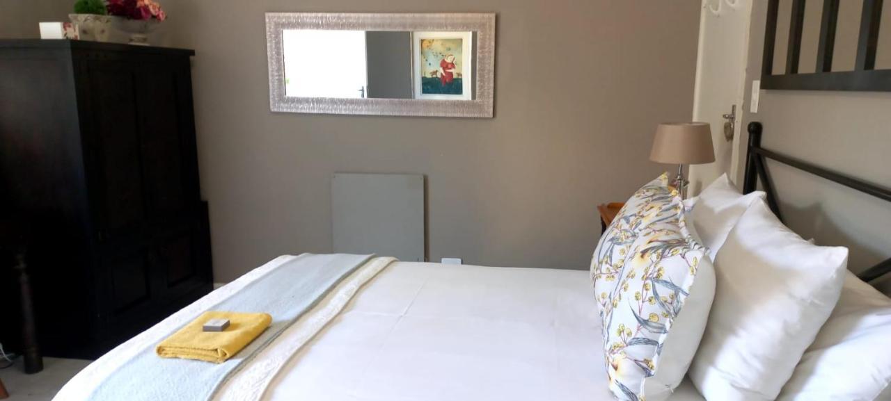 Peony Luxury Room With Wifi And Own Entrance สเตลเลนบอช ภายนอก รูปภาพ