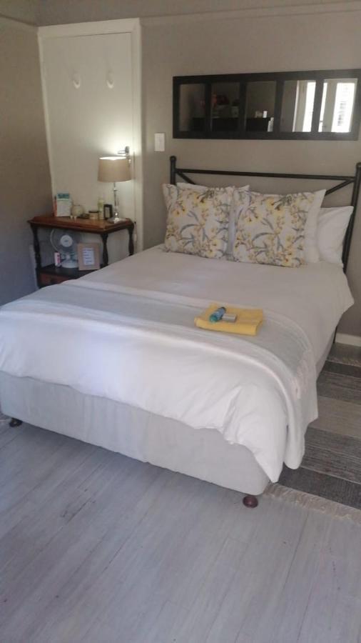 Peony Luxury Room With Wifi And Own Entrance สเตลเลนบอช ภายนอก รูปภาพ