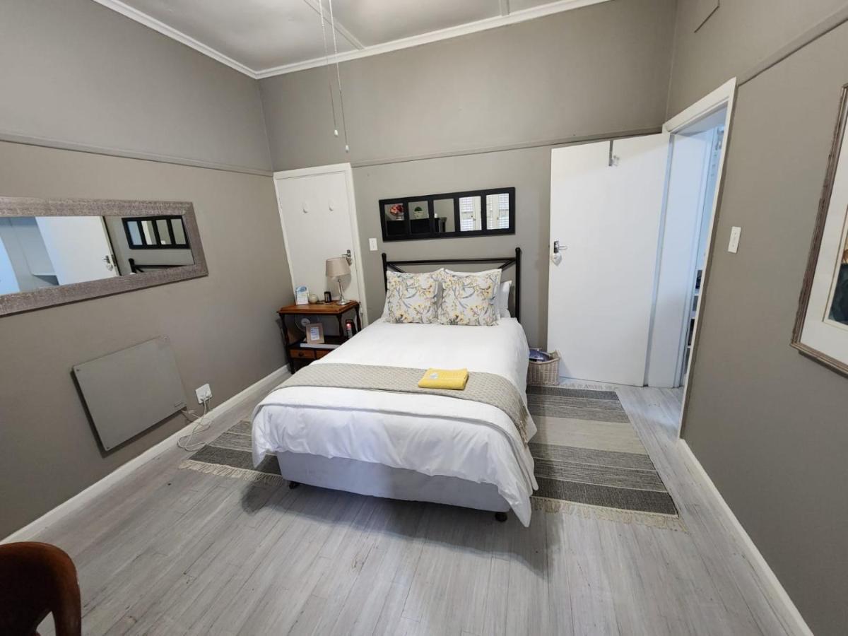 Peony Luxury Room With Wifi And Own Entrance สเตลเลนบอช ภายนอก รูปภาพ